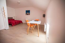 Notez que cela est valable que vous soyez en location meublée non professionnelle lmnp ou en lmp loueur en meublé professionnel. Vous Loger Pour Un Court Ou Moyen Sejour Etudiant Gouv