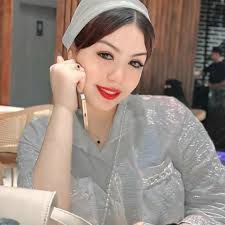 لو سمحتم حد يعرف دكتور جلديه كويس غير دكتور رضا سامي ودكتوره ساميه الكيلاني 