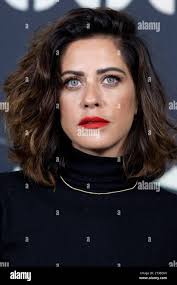 Chicas hi-res stock photography and images