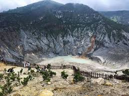 Cerita sejarah tangkuban perahu singkat. Jam Buka Dan Harga Tiket Masuk Tangkuban Perahu Terbaru Wisata Oke