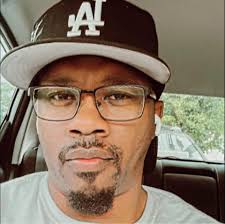 How to deadlift without hitting groin?