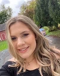 Veronica Helms's Instagram, Twitter & Facebook