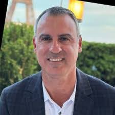 Daniel Kitts's Instagram, Twitter & Facebook