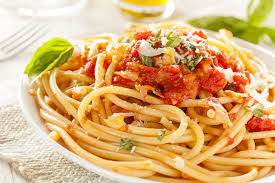 La gricia è, quindi, una sorta di amatriciana bianca, o in bianco, cremosa e saporita.gli ingredienti da acquistare per la ricetta. Pasta All Amatriciana Life In Italy