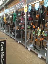 Dobbies Chesterfield Garden Centre Garden Retail Lifestyle Layout Landscape Visu Materias De Construcao Loja De Racao Loja Material De Construcao