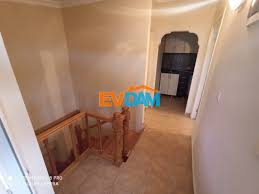 Konyaaltı'ndaki dairelerimiz deniz veya dağ manzaralıdır. Antalya Fabrikalar Mah 160 M2 3 1 Dublex Satilik Daire