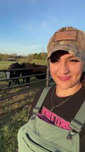 Ebony Moreno's Instagram, Twitter & Facebook