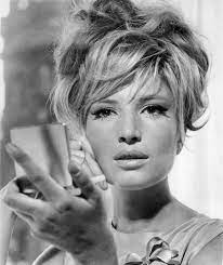 In Fashion Infashion Chic On Twitter Coiffure Soiree Produits Capillaires Cheveux Beaute