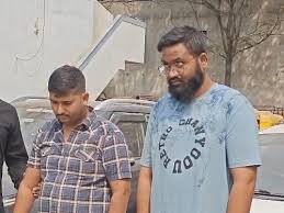 સુરતના જાણીતા જવેરી યતીન શાહની ધરપકડ : સોના-ચાંદીમાં રૂા.પ૭પ કરોડનું બિનહિસાબી વેચાણ ઝડપાયું