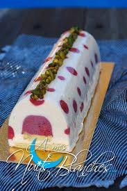 Vanilla Raspberry Log In My Sleepless Nights Recette Dessert Noel Buche De Noel Dessert Noel