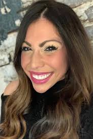 Kristen Girard's Instagram, Twitter & Facebook