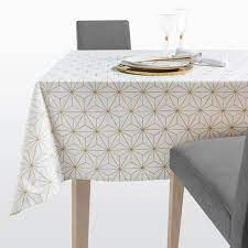 ✓ plus de 230 légères et faciles à découper, les nappes jetables s'ajustent parfaitement à votre table de fête et l'illuminent. Table De Fete 5 Nappes De Noel Chics Et En Promotion Taaora Blog Mode Tendances Looks