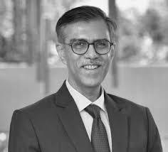 Safa Saeed's Instagram, Twitter & Facebook