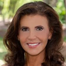 Deb Curry's Instagram, Twitter & Facebook