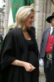 The current habsburg family consists of the direct descendants of emperor karl and empress zita. Katharina Von Habsburg Daughter Of Robert Von Habsburg Oostenrijk Koninklijk