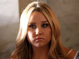 Amanda bynes' new fiance paul michael lovingly kisses bynes on the forehead as they go to panda express and run a few errands. Amanda Bynes Bio A Timeline Of Her Career And Life