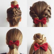 Es Un Mono Tipo Trenza Con Lazo Rojo Peinados Con Listones Monos Peinados Peinados Con Lazos