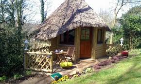 Cette Cabane En Bois Est A 800 M Des Falaises D Etretat Dans Un Site Exceptionnel Entoure D Un Bois Cette Hutte Montee Sur Cabane Bois Gite De France Etretat