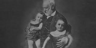 Víctor Hugo: life, works and characteristics