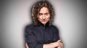 Piotr rubik i jego grupa, fot.: 8 21 Piotr Rubik Psalm Dla Ciebie Poloz Mnie Na 95 47 32xmiss Youtube