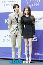 While watching the moon that embraces the sun, my eyes were often caught by the quiet and highly skilled. Actor Song Jae Rim And T Ara S Jiyeon Are Reportedly Dating Bias Wrecker Kpop News