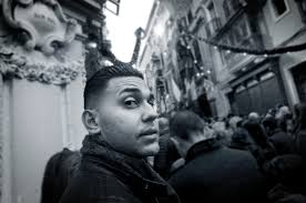 Not Valletta I know but what an amazing photo. Can't be a Sunday lol. The  priest having some down time. No complaints, wasn't our lord a fisherman of  men. 👊