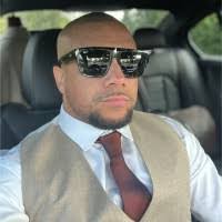 Lester Weston's Instagram, Twitter & Facebook