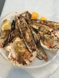 Le capesante gratinate sono un gustoso e classico antipasto, servito soprattutto nei pranzi e nelle cene festive del periodo natalizio. Antipasto Cannolicchi E Capesante Gratinate Picture Of Cotto E Mangiato Civitanova Marche Tripadvisor