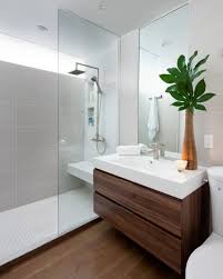 Kleines Badezimmer Dusche Glas Abtrennung Holz Waschbeckenunterschrank Badezimmer Renovieren Badezimmer Design Kleine Badezimmer