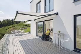 Individuell Geplantes Weberhaus Barrierefreies Traumhaus In Zeitloser Asthetik Weber Haus Haus Outdoor Dekorationen