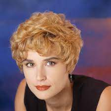 An ode to the decade i gained my style independence … The Most Iconic Short Hairstyles Of The 90s Photos Allure
