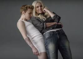 Earlier this year, kate mckinnon spoofed justin bieber's calvin klein underwear ads in a hilarious snl skit which then led to bieber himself spoofing the spoof (see below). Kate Mckinnon S Justin Bieber Calvin Klein Spoof Bonus Footage Shows Hilarious Outtakes From The Parody Video