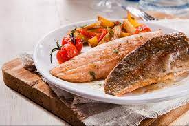 Ricetta Filetto Di Trota Salmonata Al Forno Con Patate Guide Di Cucina