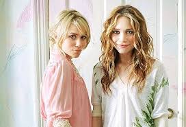 The Olsen Twins They Were Cute When They Were Little And They Are Now Gorgeous Young Ladies Mary Kate Olsen Mary Kate Ashley Olsen Twins Style