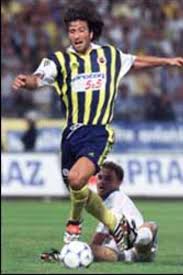 Türk asıllı i̇sviçreli eski futbolcu ve teknik direktör. Murat Yakin 49 Times 5 Goal Stutgart1998 1999 Basel Futbolcular Yildiz Bar Ic Tasarimi