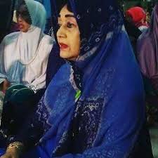 Ning jazil adalah istri k.h abdurrahman kautsar atau sering disebut gus kautsar.yaitu putra dari k.h abdul hamid baidhowi lasem. Djazuli Laduni Id
