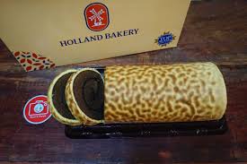 Harga bolu holland bakery, mulai dari idr 12.000. Toko Roti Lokal Yang Iconic Review Yudistira Ishak Abrar Di Restoran Holland Bakery Beji Depok