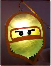 Ninjago laterne nummer 2 anleitung. Diy Ninjago Laterne Denn Mittwochs Mag Ich Sie Sehr Laternen Basteln Laterne Bastelarbeiten