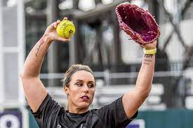 Join facebook to connect with danielle lawrie and others you may know. Video Langley S Danielle Lawrie To Pitch For Canada At The Olympics Aldergrove Star
