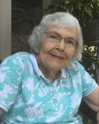 Lolita Knapp's Instagram, Twitter & Facebook