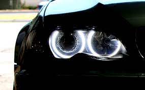 Sa, kamu pegangin nih kursi ya? perintahku ok. Jenis Fungsi Lampu Kereta Sunz Tint Specialist