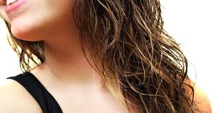 If you have seen your naturally straight hair turned curly. How To Scrunch Straight Hair Curling Straight Hair Hair Diffuser Curly Hair Styles Naturally