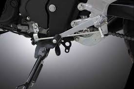 However, the wheelbase is 20mm shorter which indicate the delivery of enhanced. R 15 V3 R15 Bike 2021 Price Mileage Specs Features Specifications India Yamaha Motor