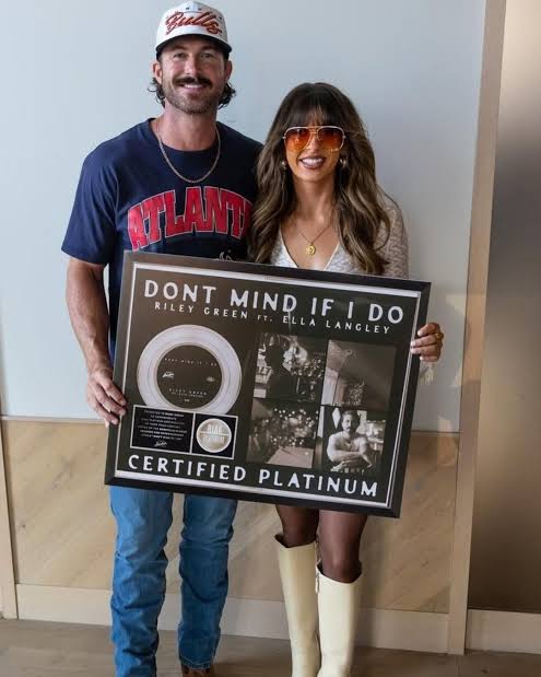 Riley Green and Ella Langley's "Don't Mind If I Do" is certified PLATINUM!