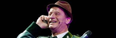 Er tut es wieder! Tom Gerhardt schlüpft wieder in die Rolle von Hausmeister  Krause