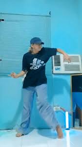 #toobad kahit weak sa footwork 😆 #GD #toobadchallenge #GDRAGON_TOOBAD  #kpop #dancereels #donatella