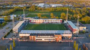 Sinds 1985 speelt fc emmen mee in het betaald voetbal en in het seizoen 2018/19 komt de club uit in de eredivisie. 84 Dcmx91ewarm