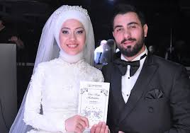 Kanal 7'de hafta içi her gün izleyiciyle buluşan ebru yaşar'la her gün'ün bugünkü konusu evlilik hazırlıkları ve gelinlik oldu. Sumeyye Kambur Ve Ridvan Tasar Dunya Evine Dostlarinin Sahitligi Ile Girdiler Guncel Akbaba Haber Ajansi