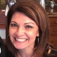 Mimi Elliott's Instagram, Twitter & Facebook