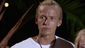 He first became interested in makeup at fourteen to cover his own acne and blemishes. Carl Aksel Om Fortiden Som Mobber